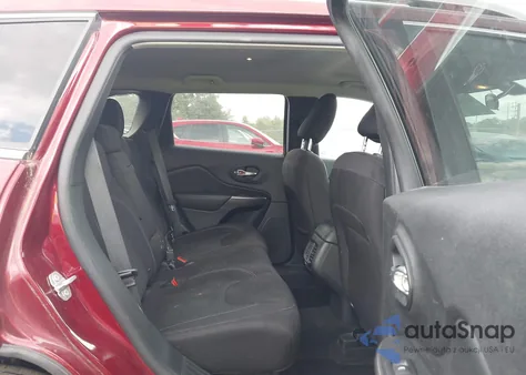 2019 Jeep Cherokee Latitude 4X4 z USA, uszkodzony, nr VIN 1C4PJMCB5KD386572